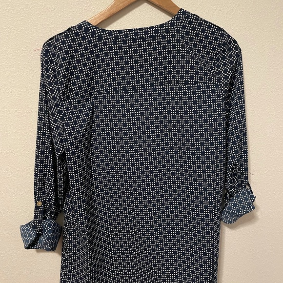 Croft Barrow Womens Button Down Shirt Blue And White Size Medium - Picture 4 of 5